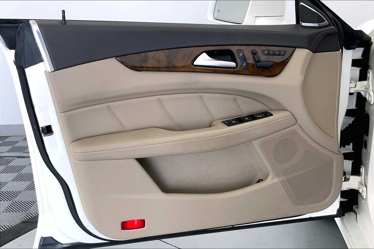 Thumbnail: 2012 Mercedes-Benz CLS - 23