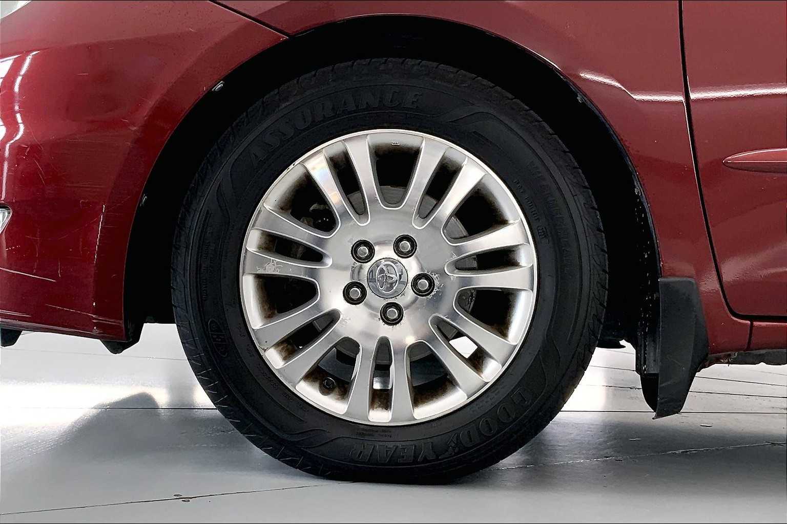 Thumbnail: 2008 Toyota Sienna - 8