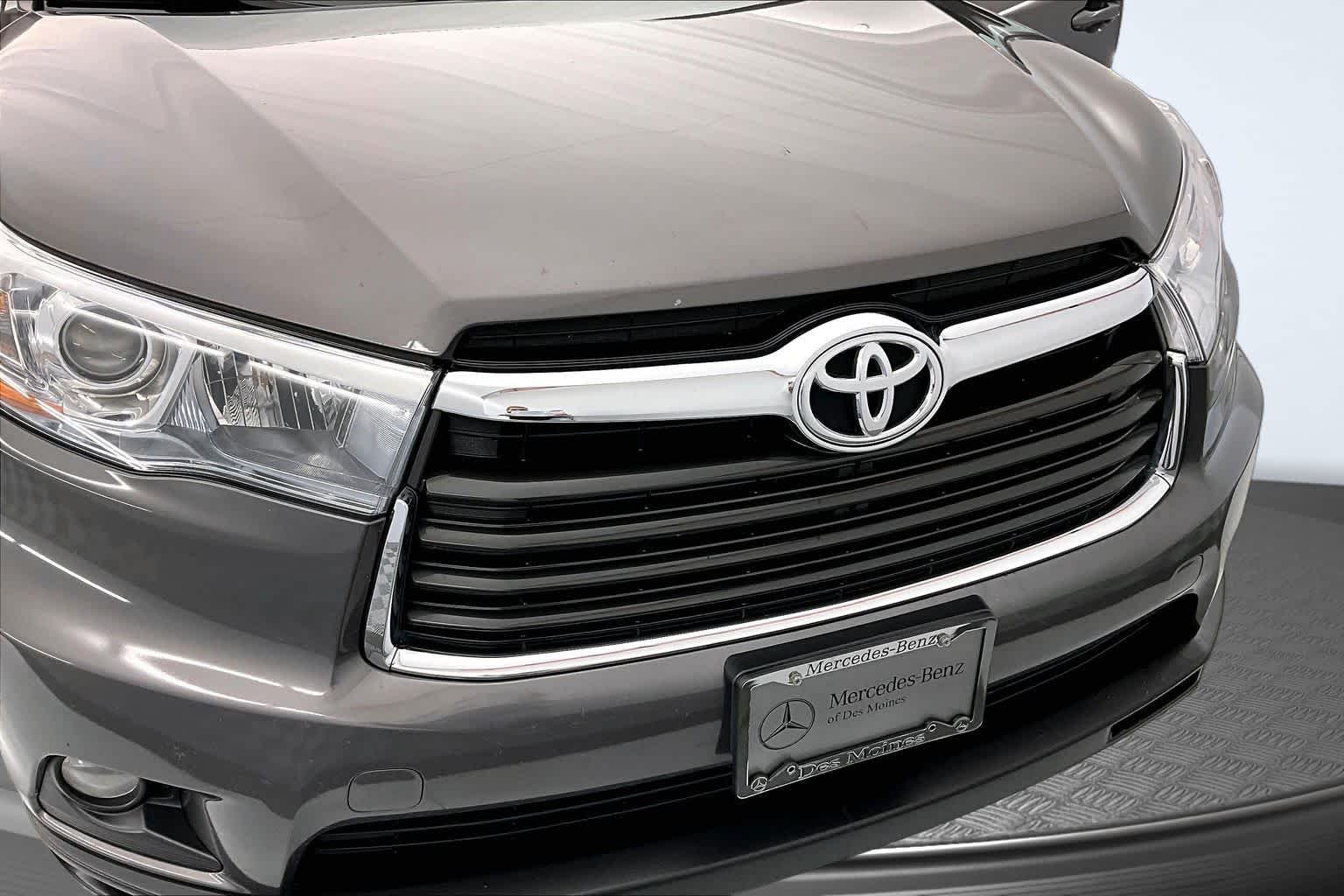 Thumbnail: 2016 Toyota Highlander - 26
