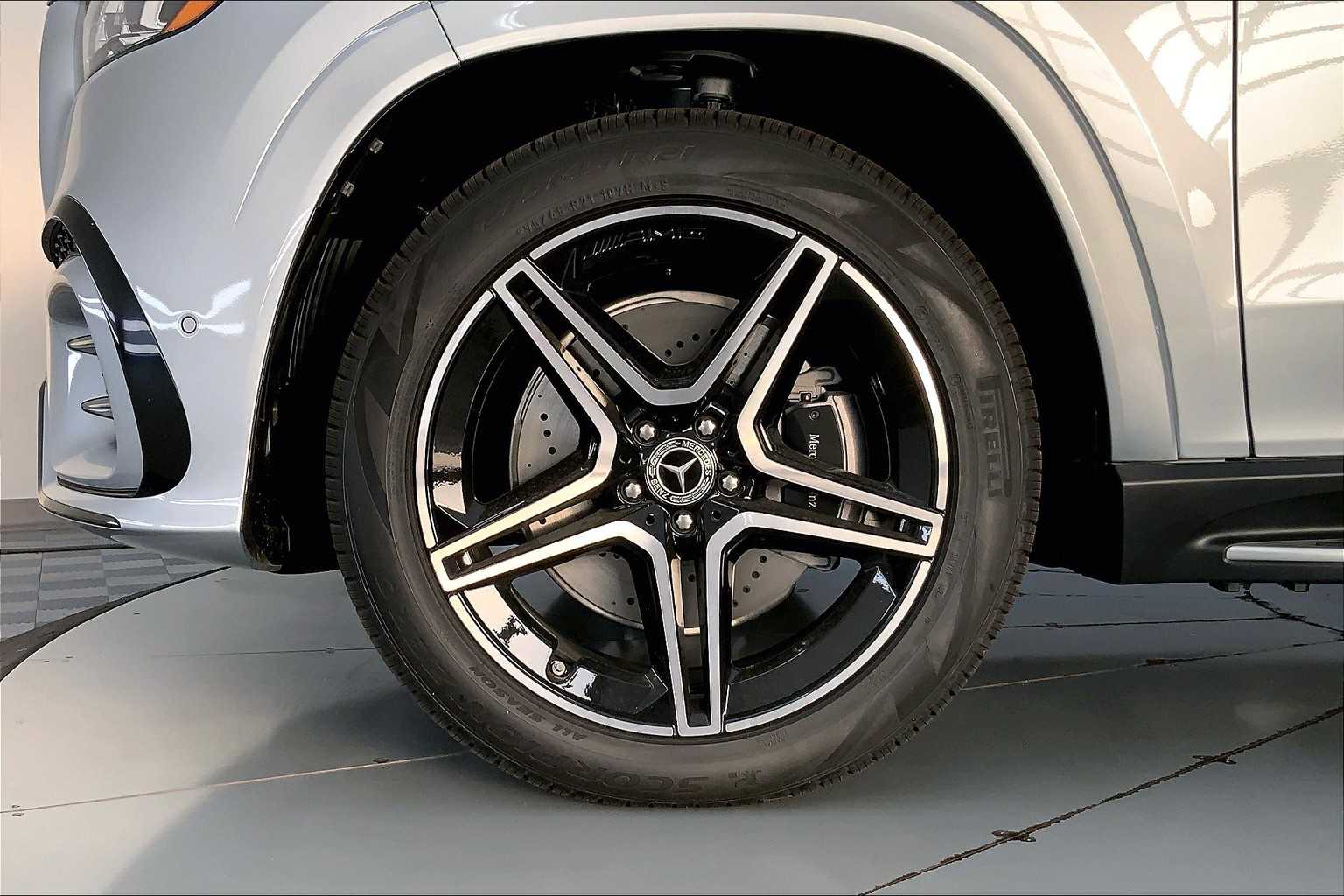 Thumbnail: 2026 Mercedes-Benz GLS - 8