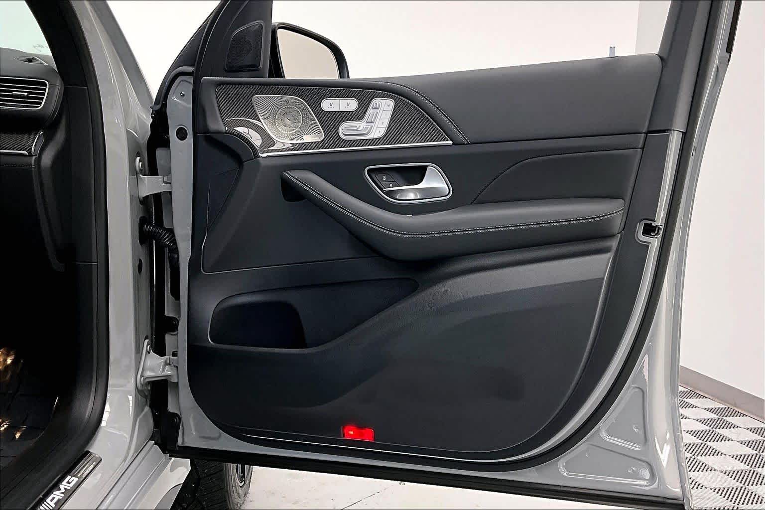 Thumbnail: 2024 Mercedes-Benz GL-Class - 24