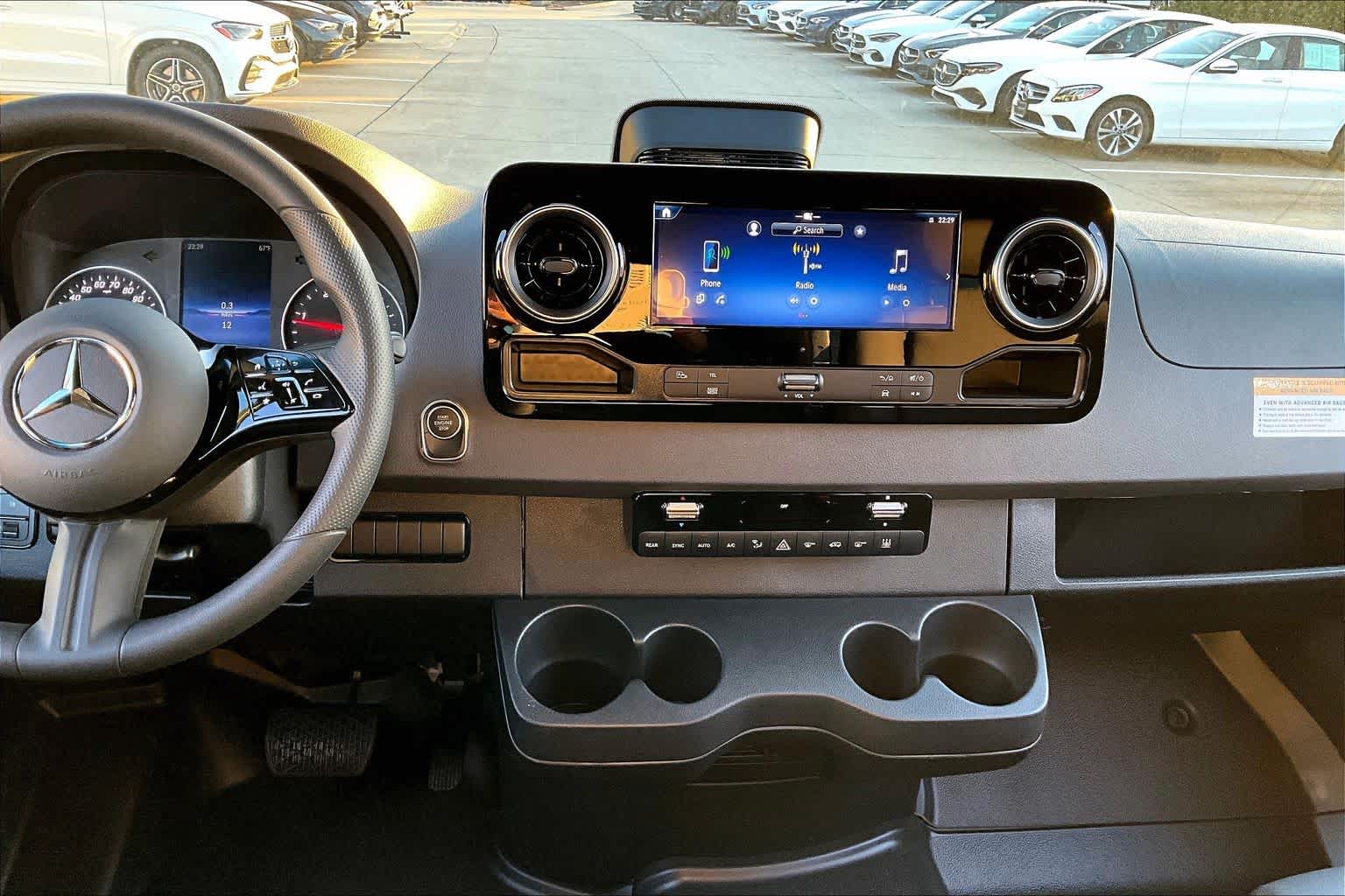 Thumbnail: 2025 Mercedes-Benz Sprinter - 15