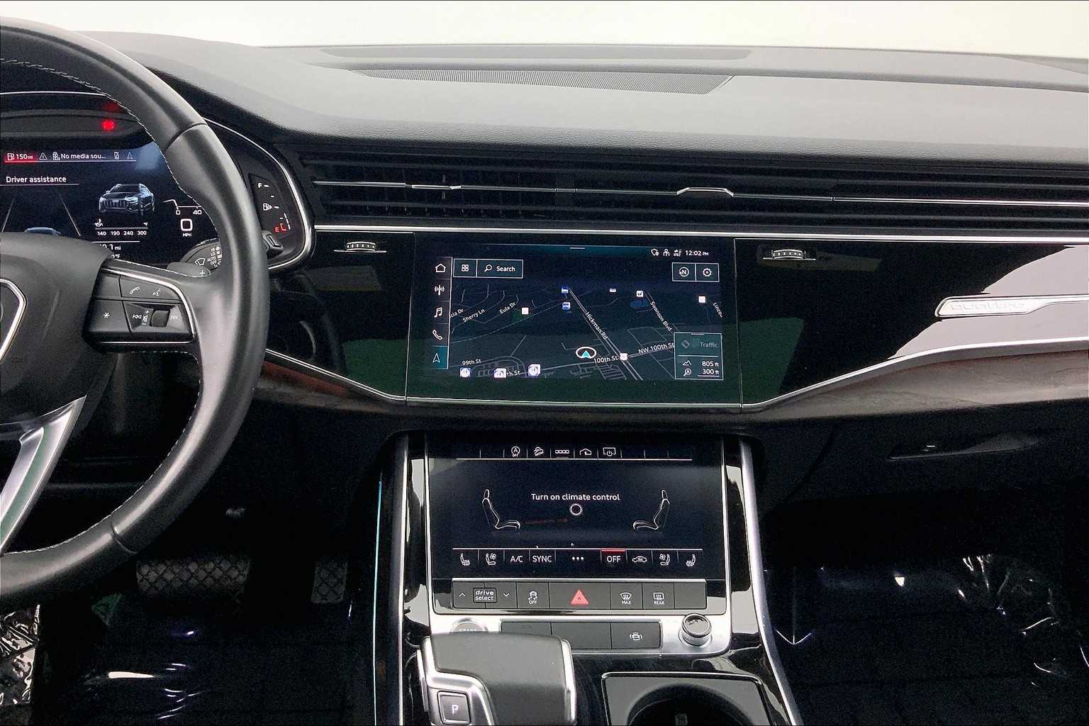 Thumbnail: 2021 Audi Q8 - 16