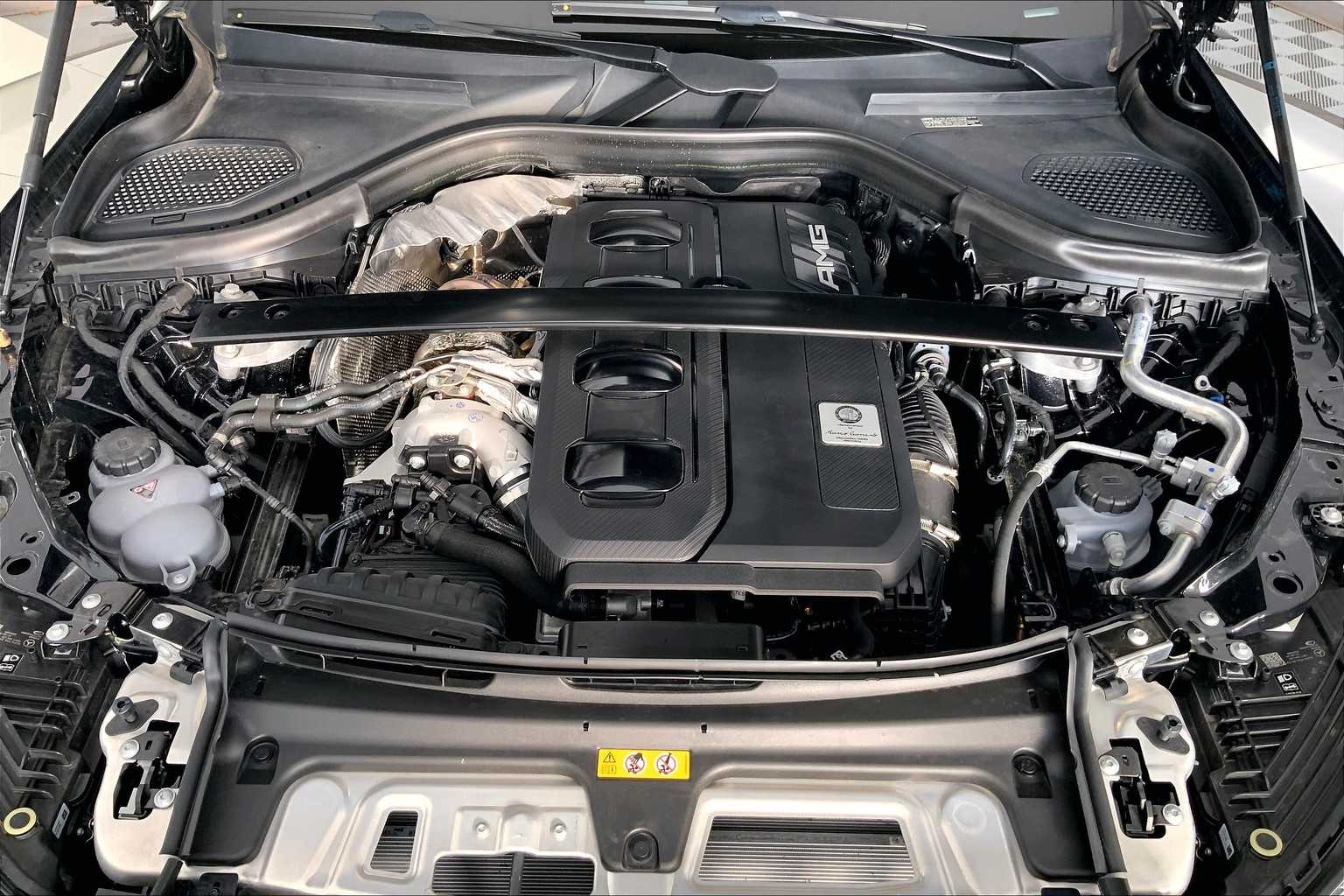 Thumbnail: 2025 Mercedes-Benz GLC - 9