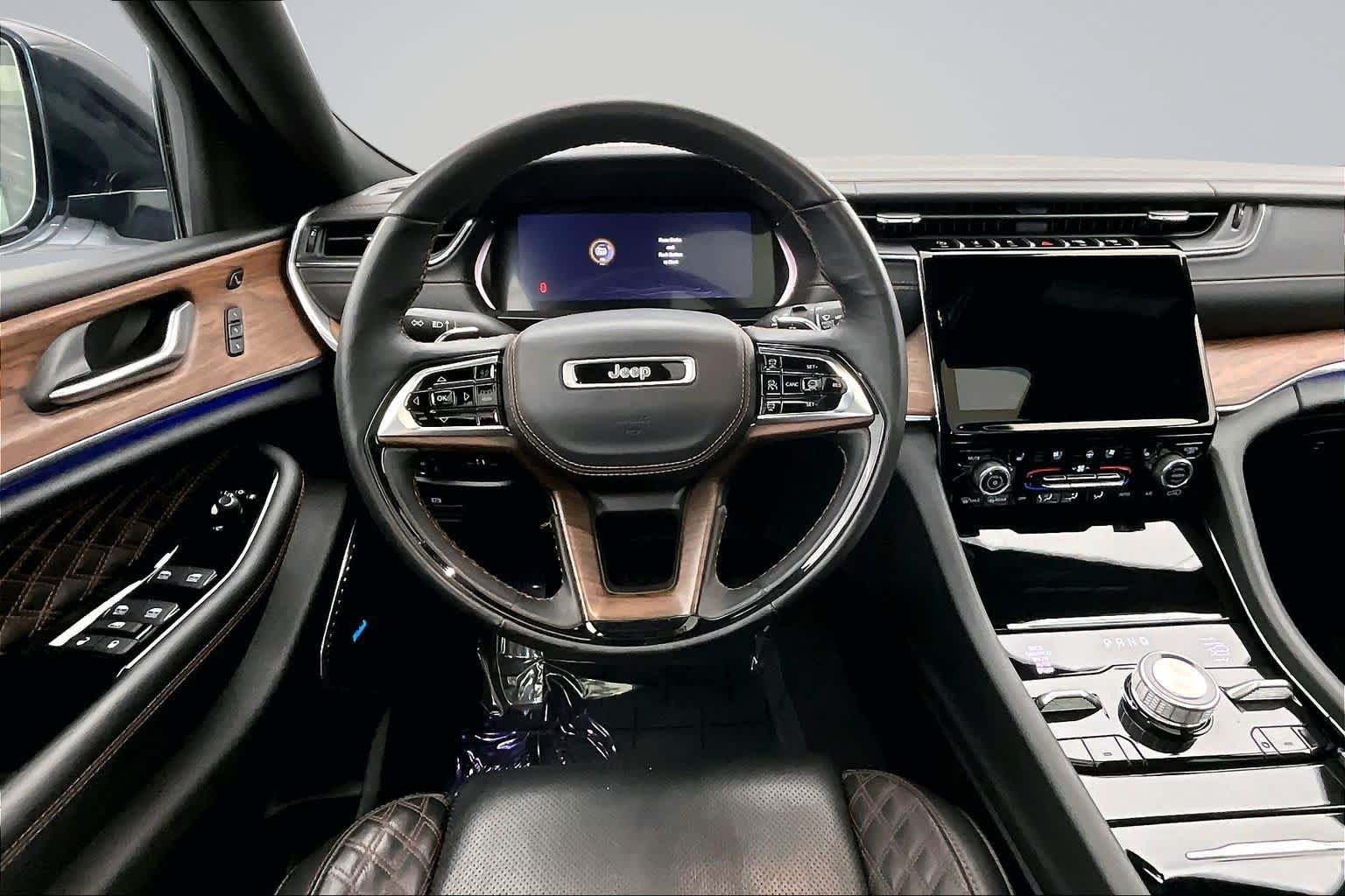 Thumbnail: 2023 Jeep Grand Cherokee - 15