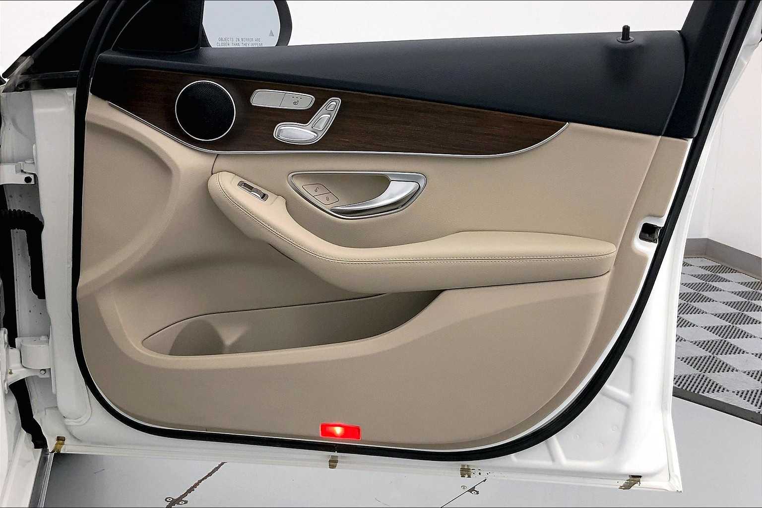 Thumbnail: 2020 Mercedes-Benz C-Class - 24