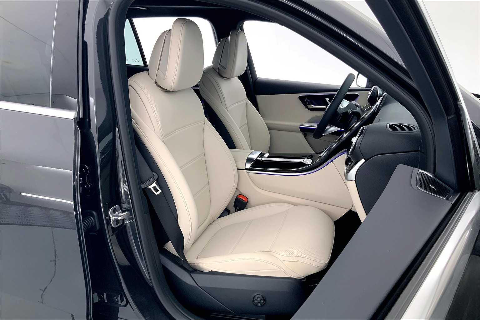 Thumbnail: 2026 Mercedes-Benz GLC - 14