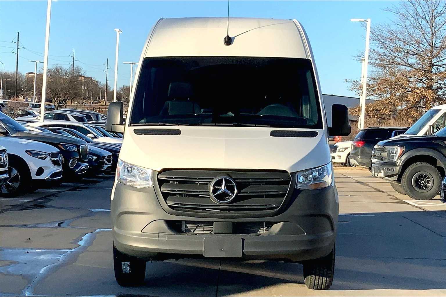 2025 Mercedes-Benz Sprinter 2500 6