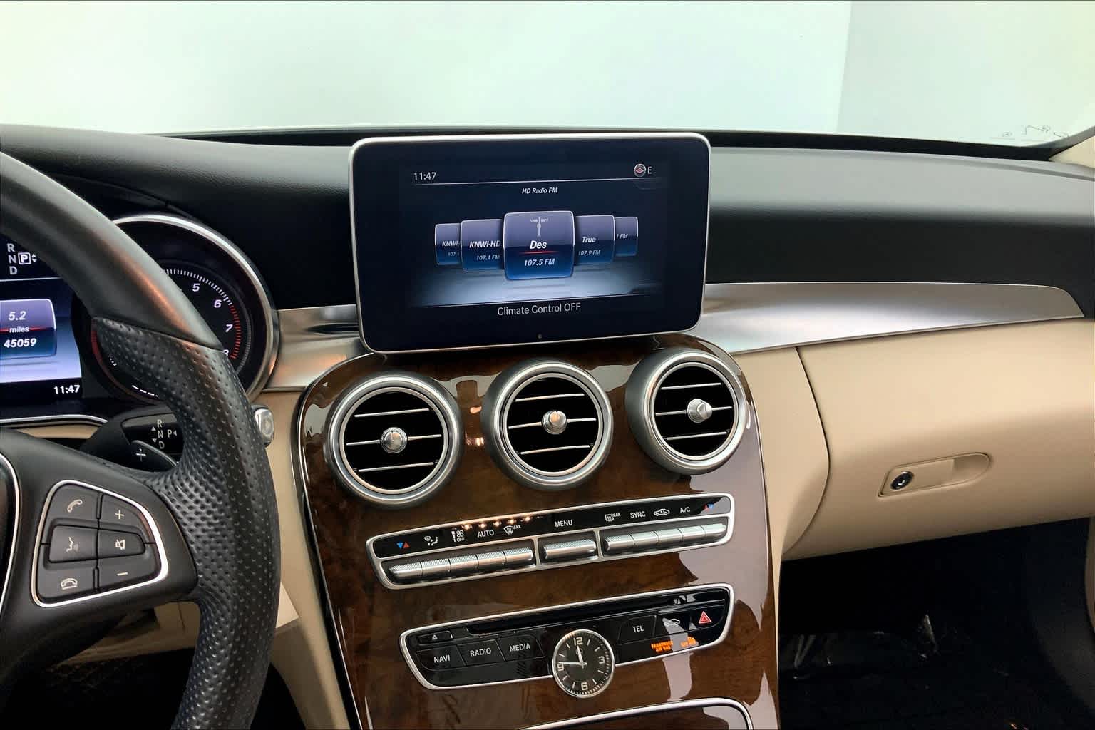 Thumbnail: 2015 Mercedes-Benz C-Class - 16