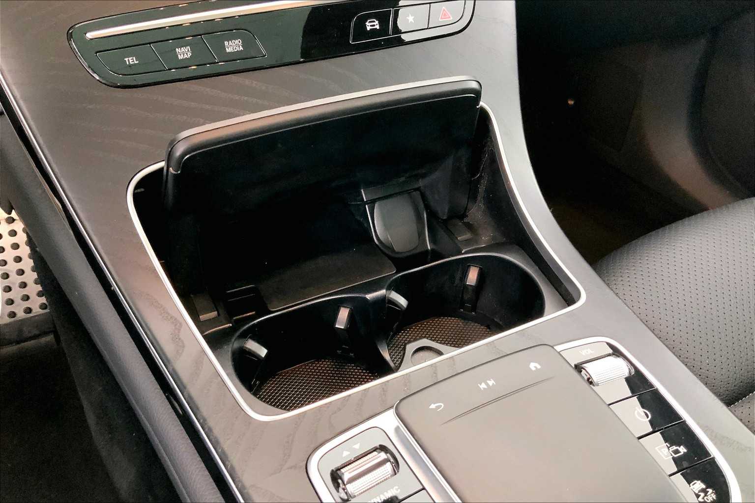 Thumbnail: 2022 Mercedes-Benz GLC - 27