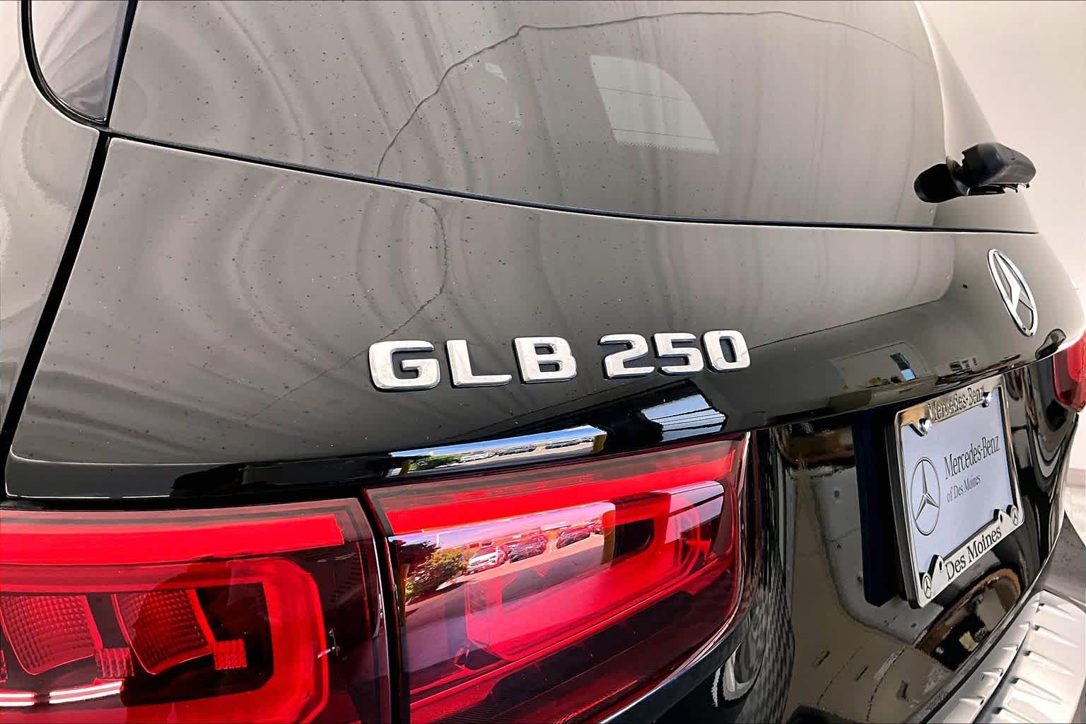 Thumbnail: 2021 Mercedes-Benz GLB - 6