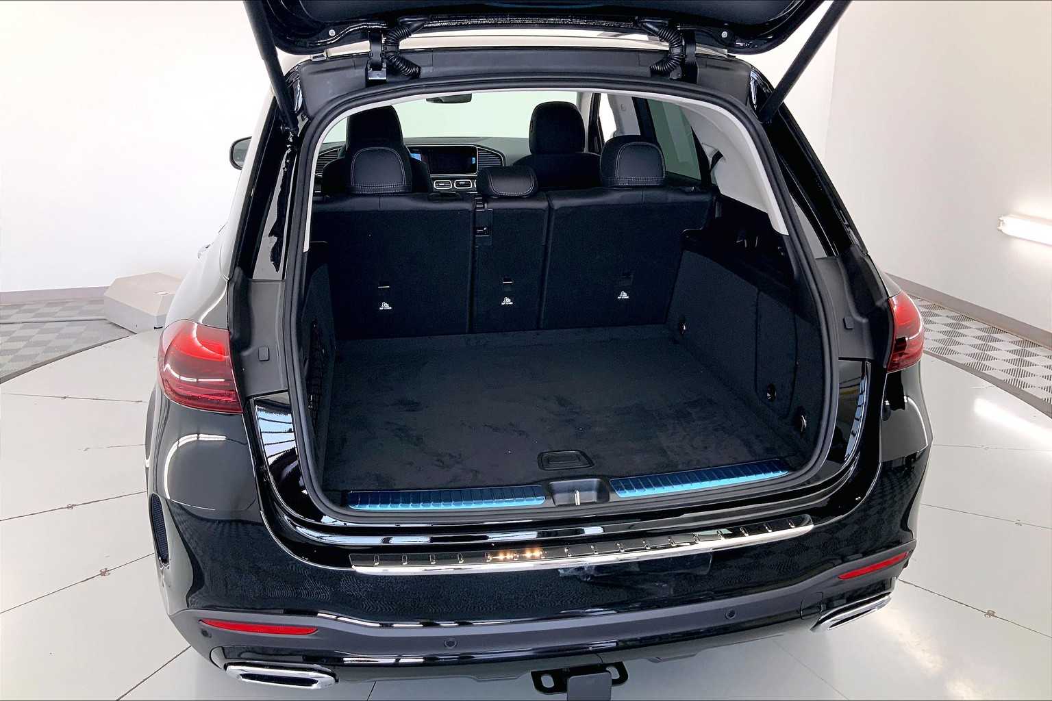 Thumbnail: 2026 Mercedes-Benz GLE - 19