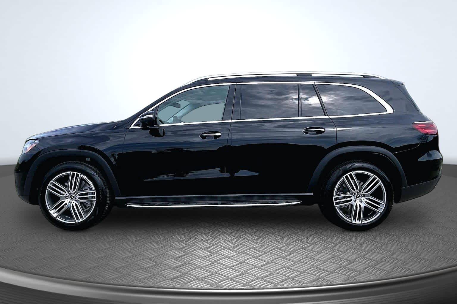 Thumbnail: 2026 Mercedes-Benz GLS - 3