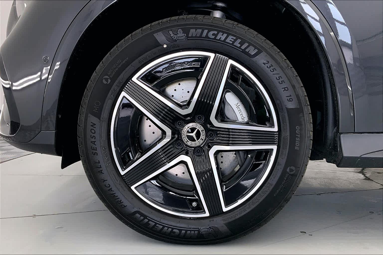 2025 Mercedes-Benz GLC 300 8