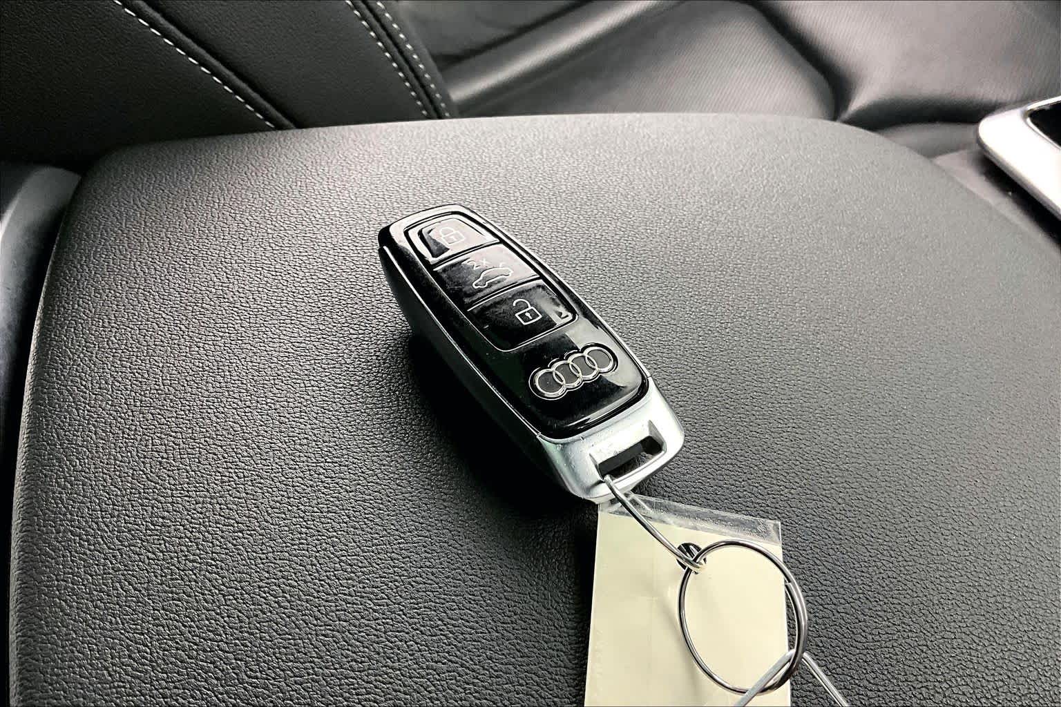 Thumbnail: 2021 Audi Q8 - 20