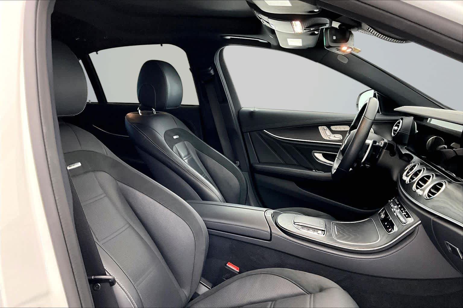 Thumbnail: 2022 Mercedes-Benz E-Class - 14