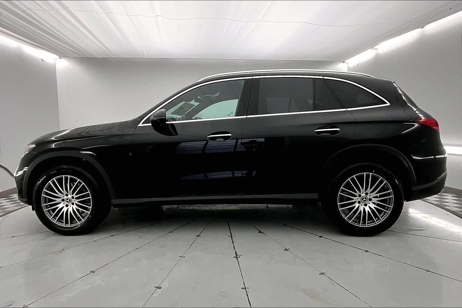 Thumbnail: 2026 Mercedes-Benz GLC - 3