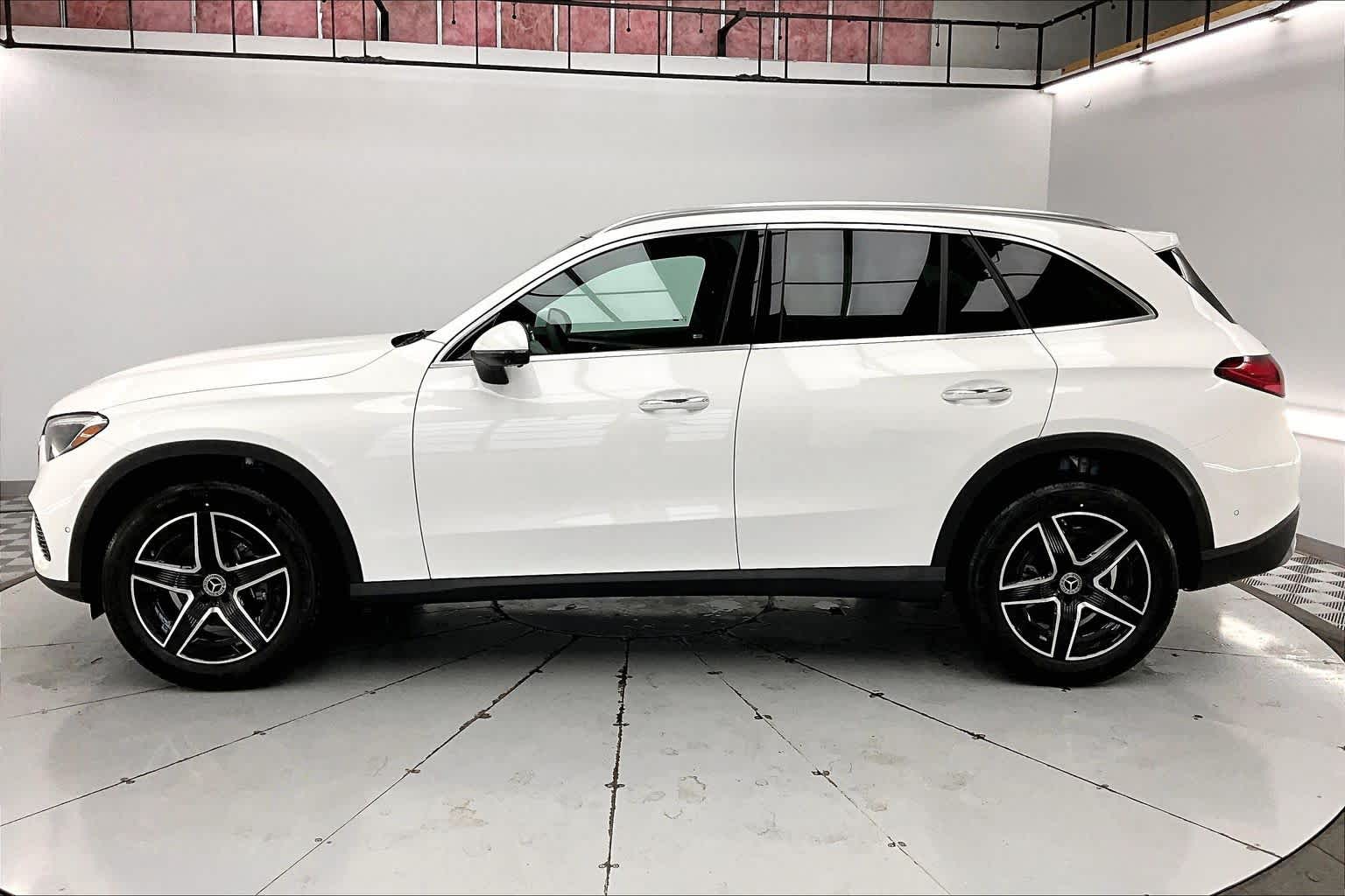 Thumbnail: 2026 Mercedes-Benz GLC - 3