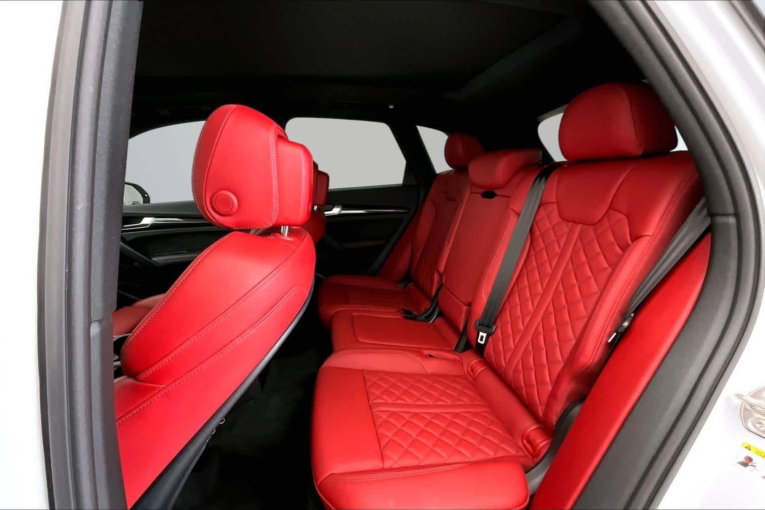 Thumbnail: 2024 Audi SQ5 - 12