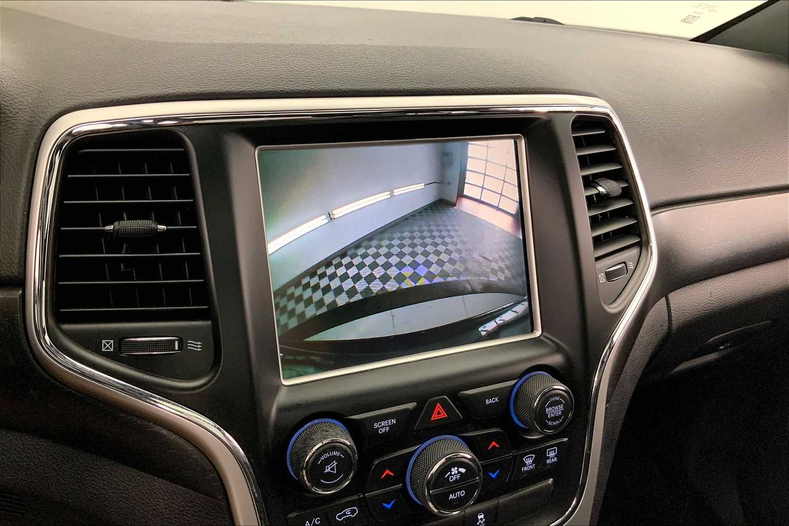 Thumbnail: 2015 Jeep Grand Cherokee - 21