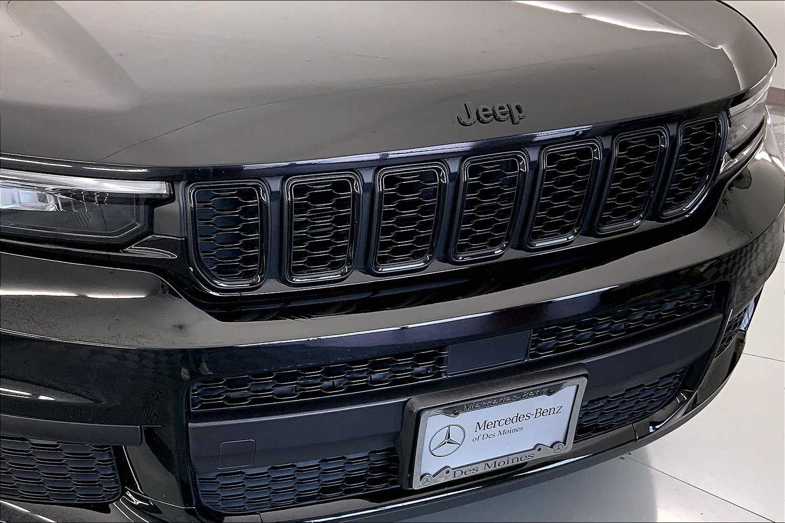 Thumbnail: 2021 Jeep Grand Cherokee L - 25