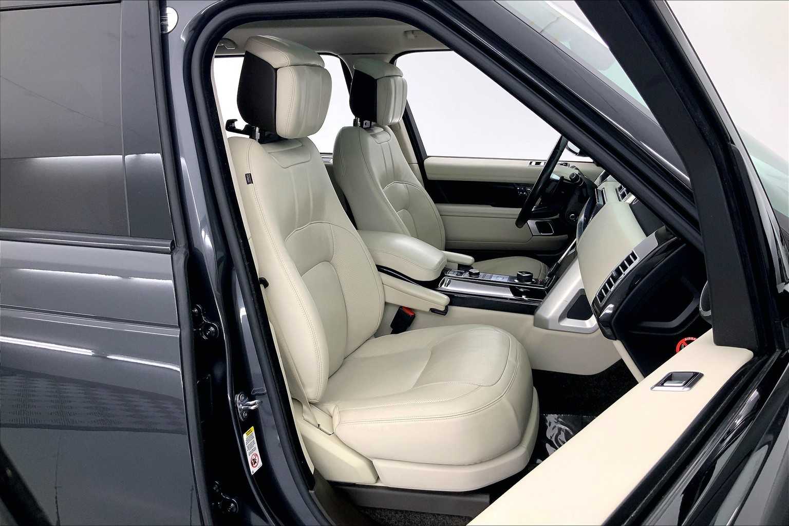 Thumbnail: 2018 Land Rover Range Rover - 14