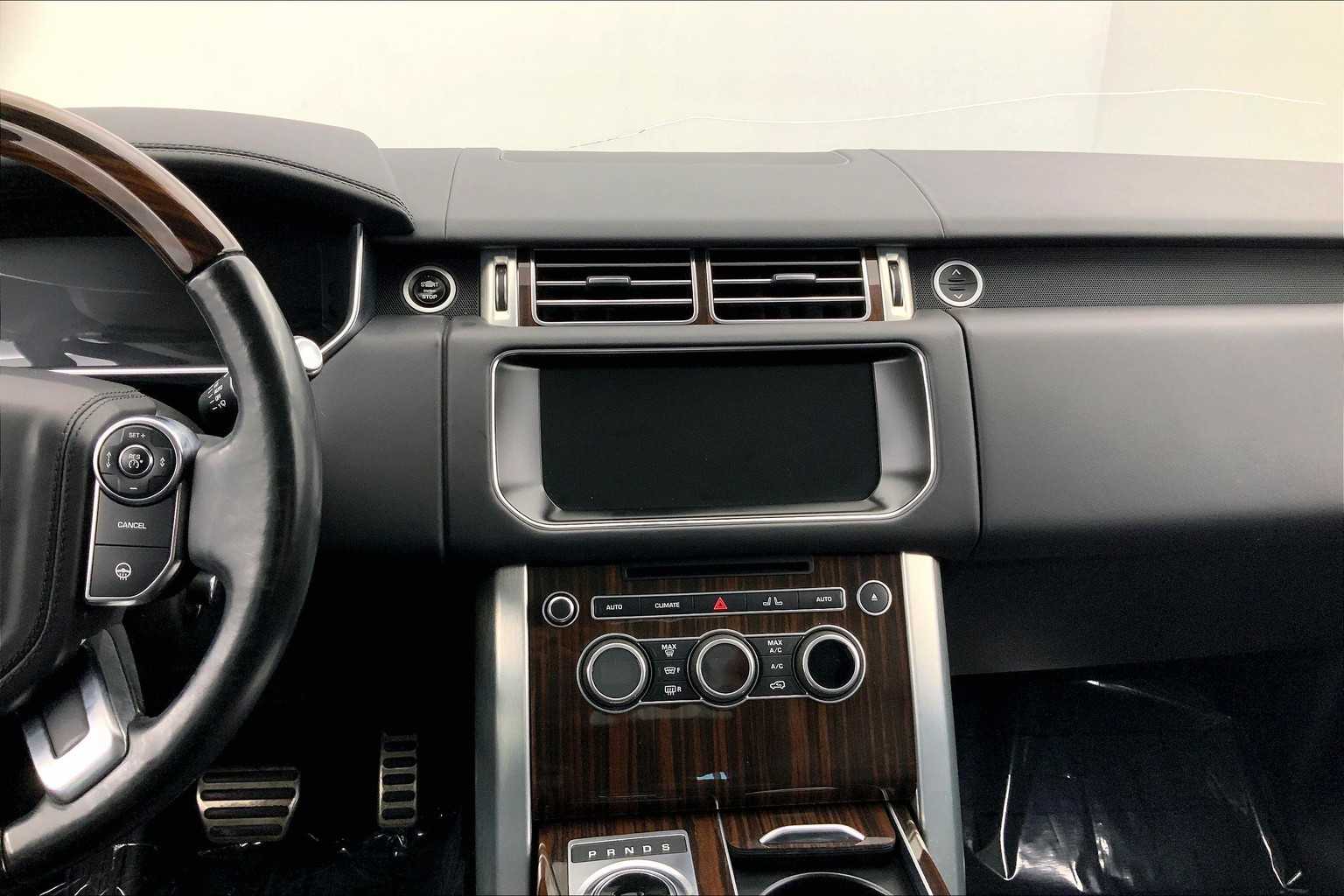 Thumbnail: 2017 Land Rover Range Rover - 16