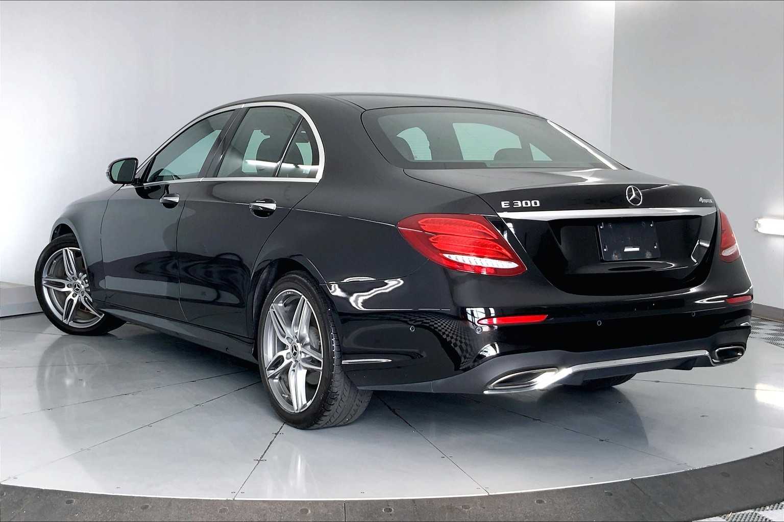Thumbnail: 2019 Mercedes-Benz E-Class - 4