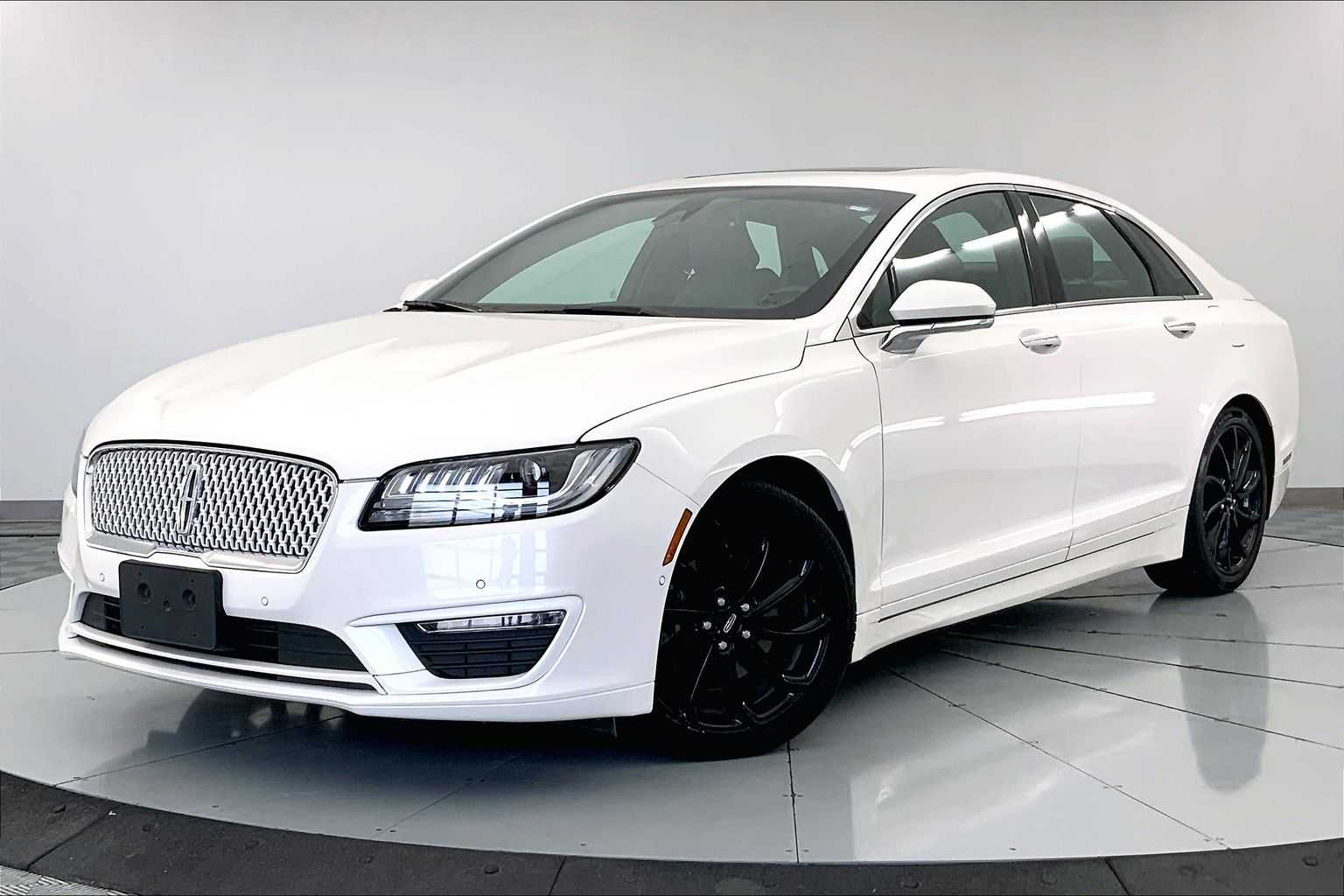 Thumbnail: 2020 Lincoln MKZ - 1