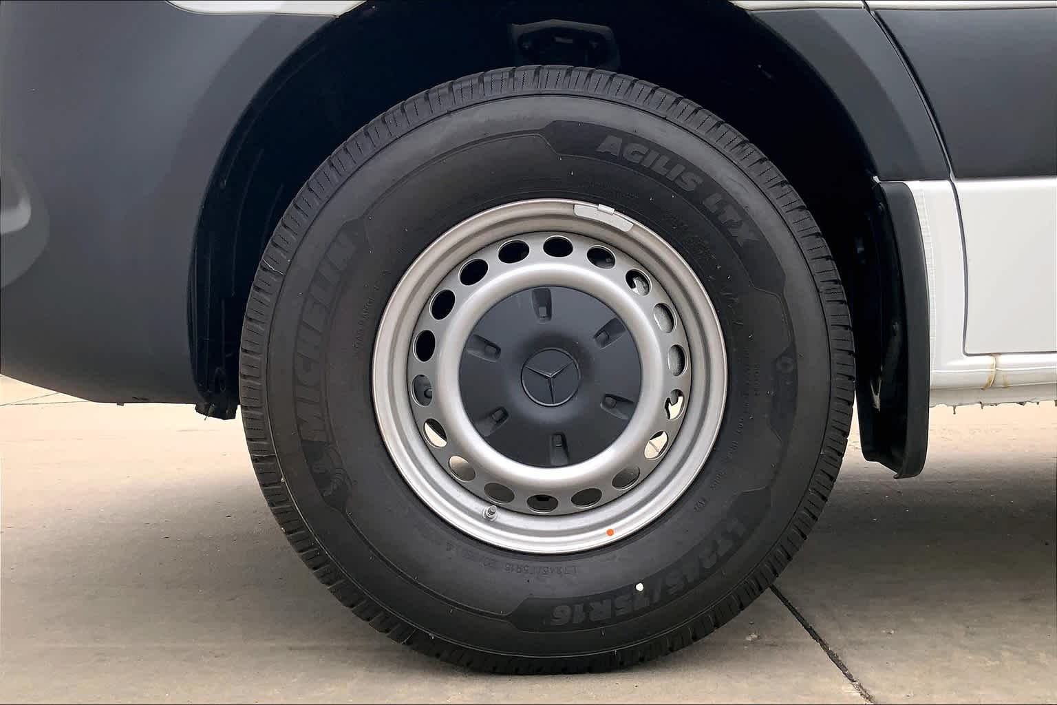 2025 Mercedes-Benz Sprinter 2500 8