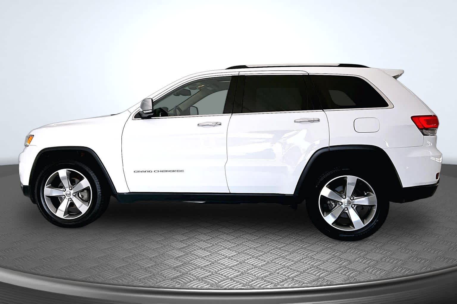 Thumbnail: 2015 Jeep Grand Cherokee - 3