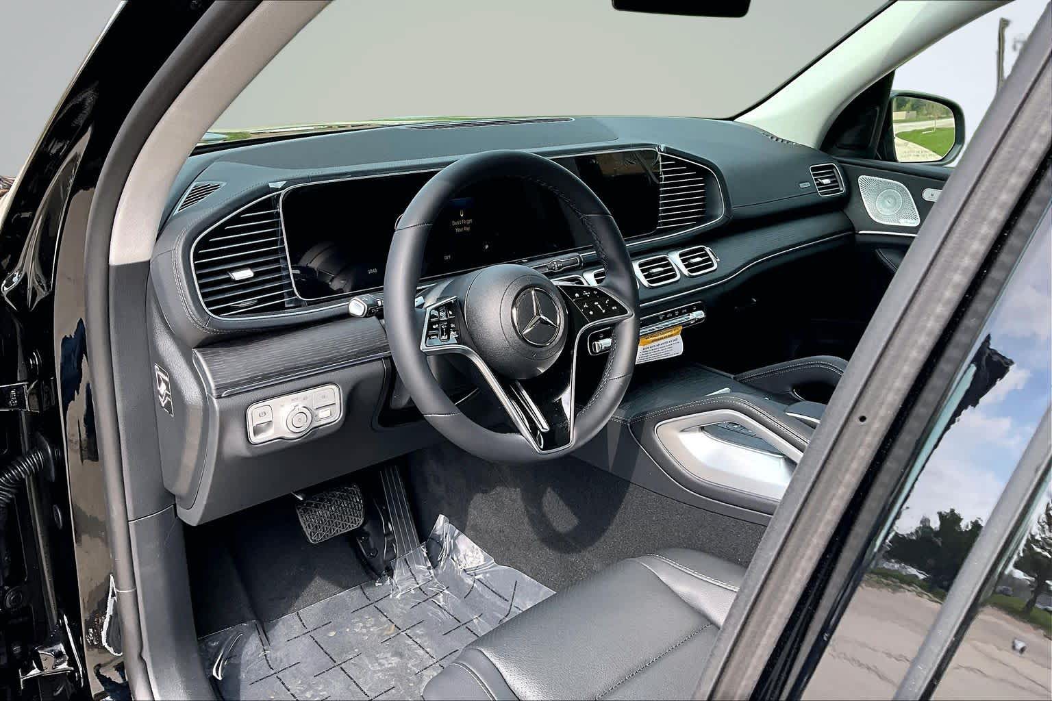 Thumbnail: 2026 Mercedes-Benz GLS - 2