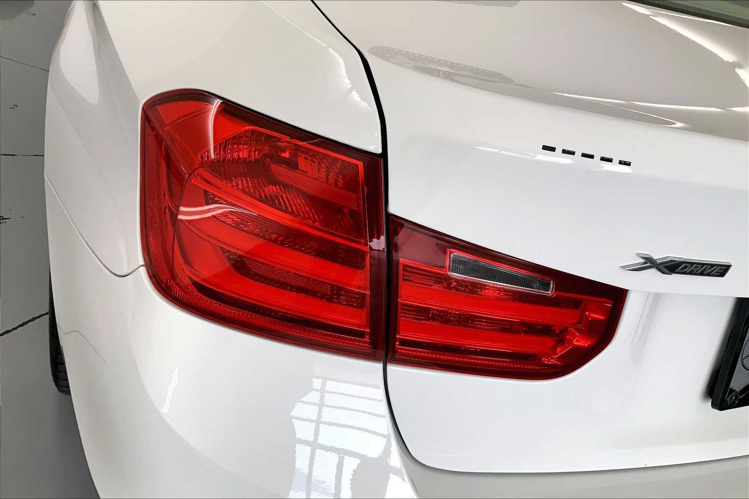 Thumbnail: 2014 BMW 3 Series - 24