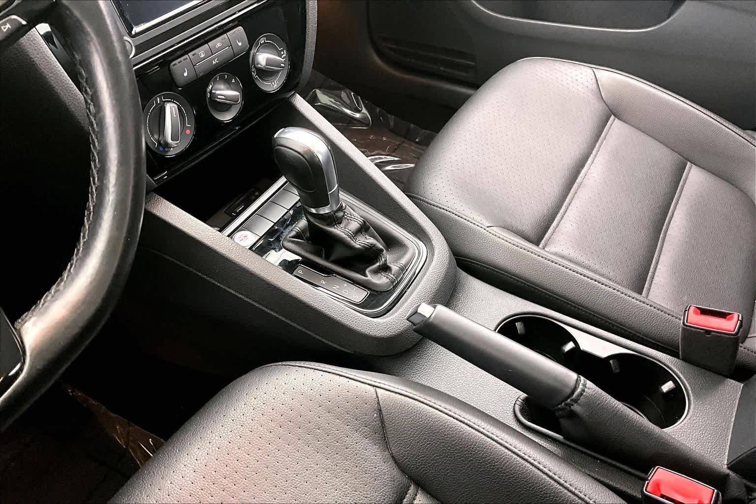 Thumbnail: 2016 Volkswagen Jetta - 17