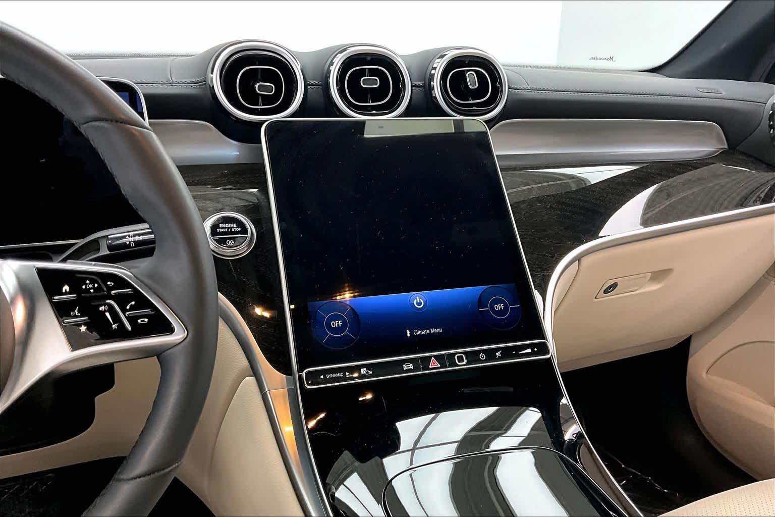 Thumbnail: 2025 Mercedes-Benz GLC - 16