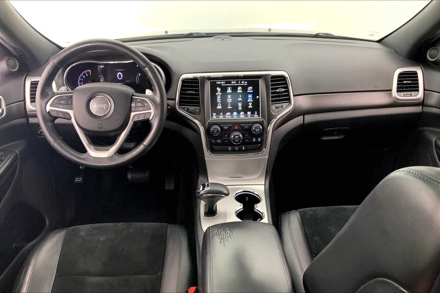 Thumbnail: 2015 Jeep Grand Cherokee - 10