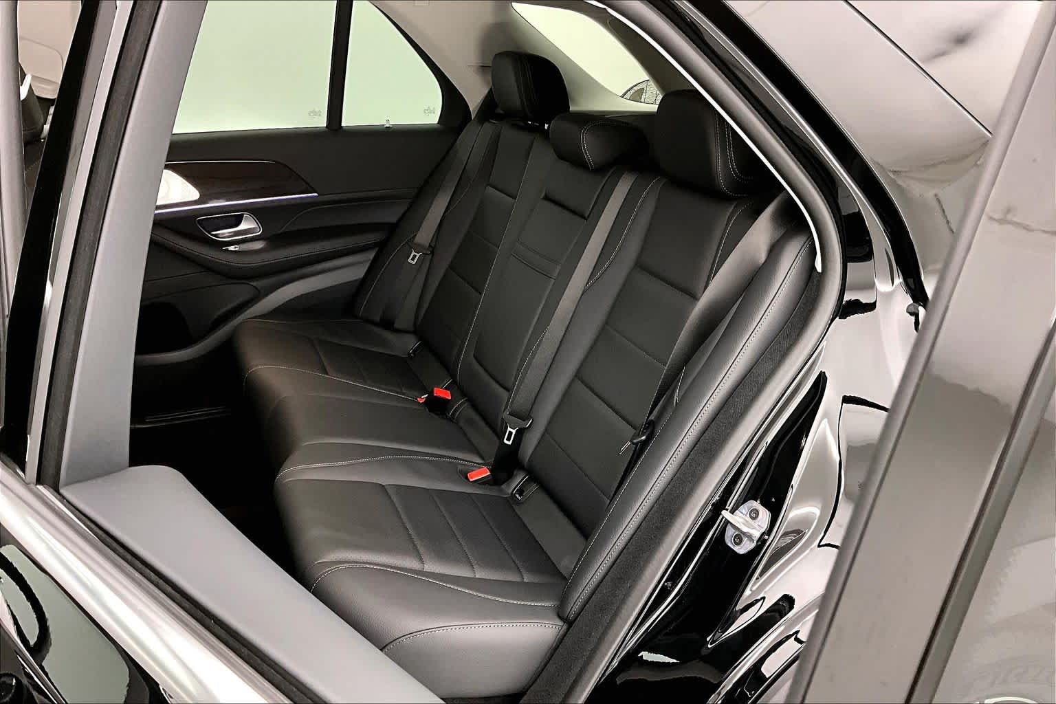 Thumbnail: 2026 Mercedes-Benz GLE - 13