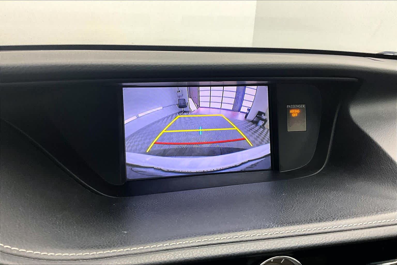 Thumbnail: 2015 Lexus ES - 21