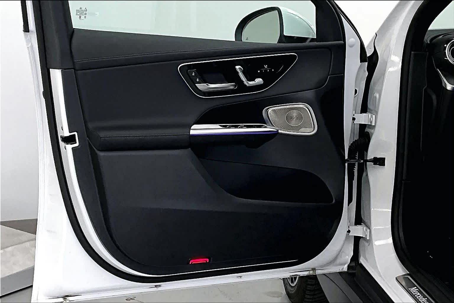 Thumbnail: 2025 Mercedes-Benz GLC - 23