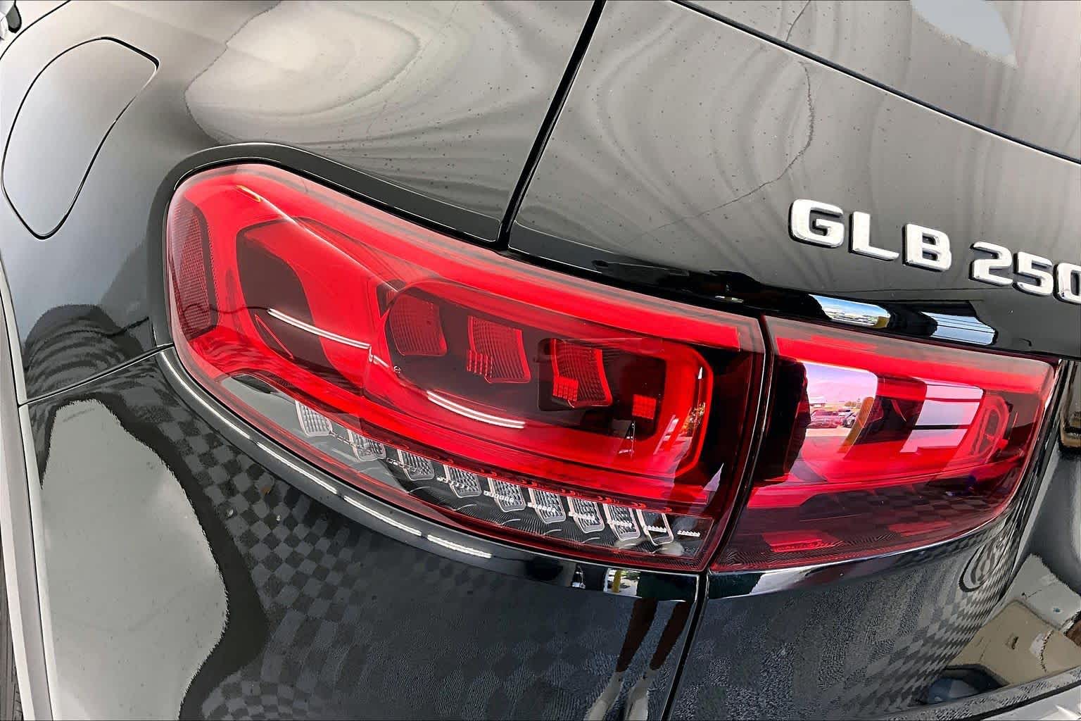 Thumbnail: 2021 Mercedes-Benz GLB - 24