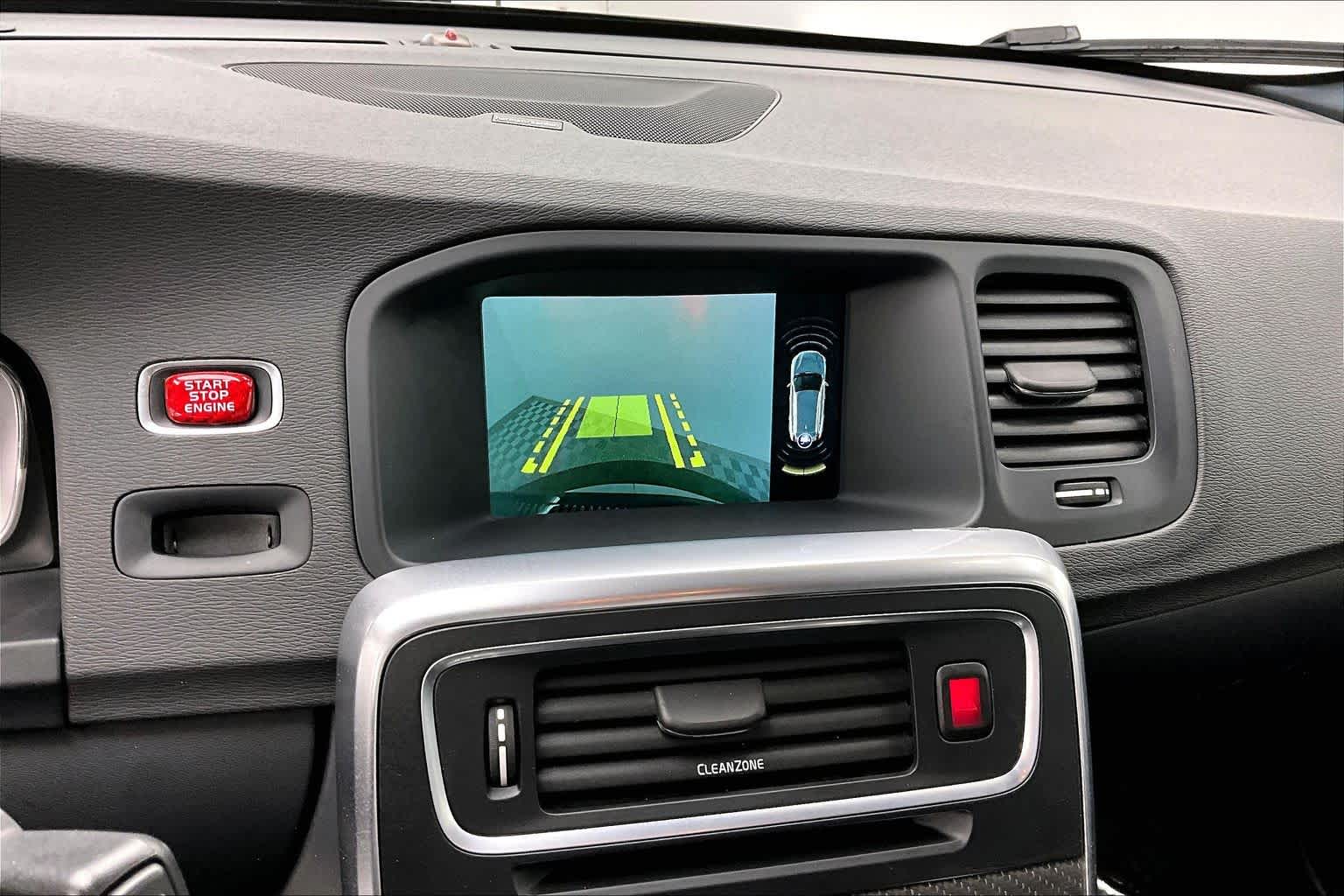 Thumbnail: 2017 Volvo V60 - 21