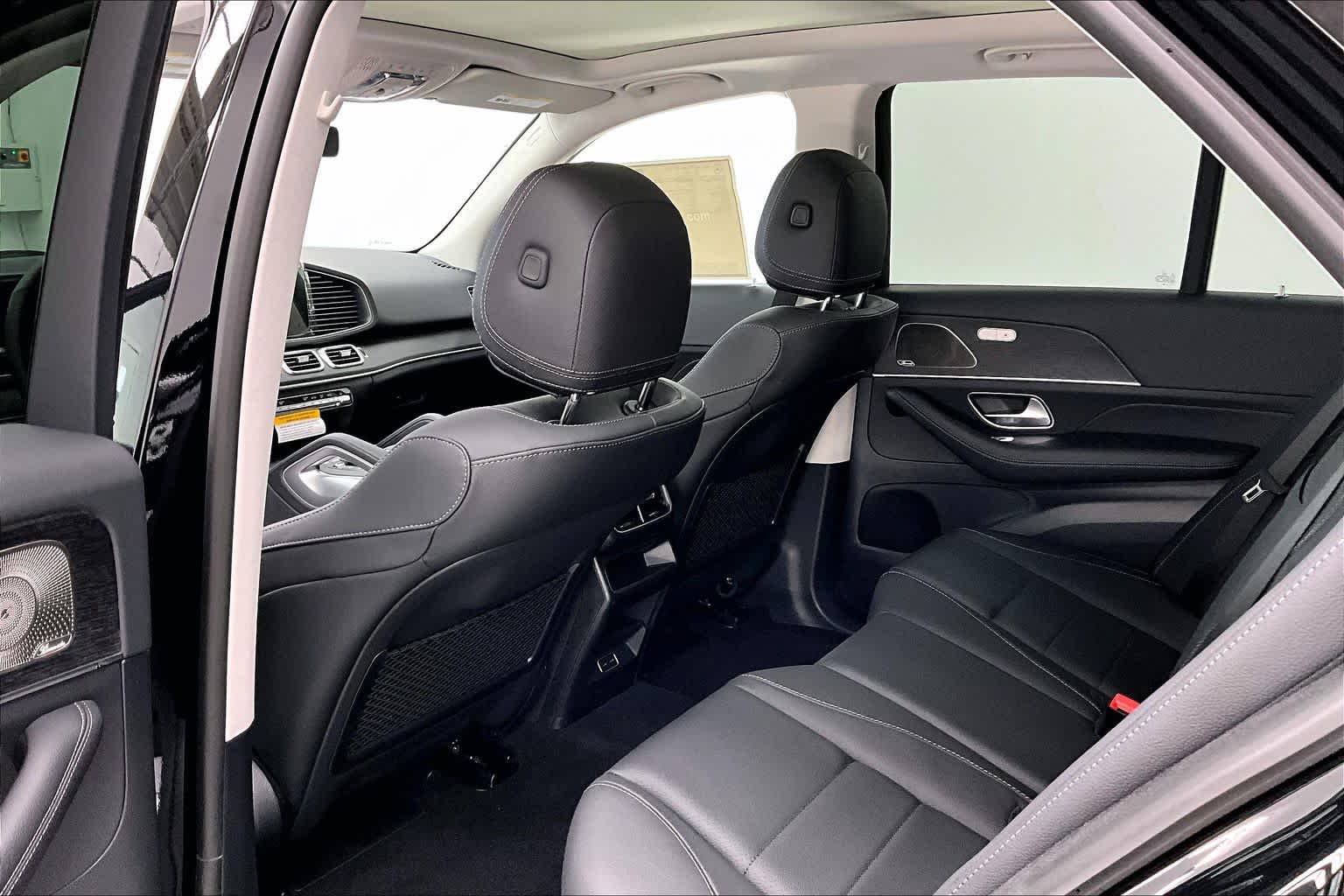 Thumbnail: 2026 Mercedes-Benz GLE - 12