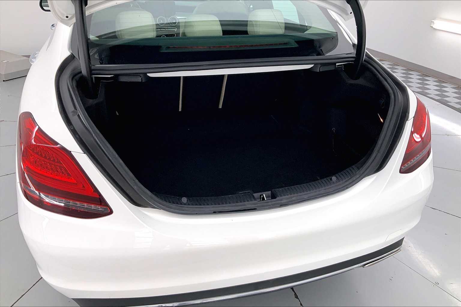 Thumbnail: 2020 Mercedes-Benz C-Class - 19