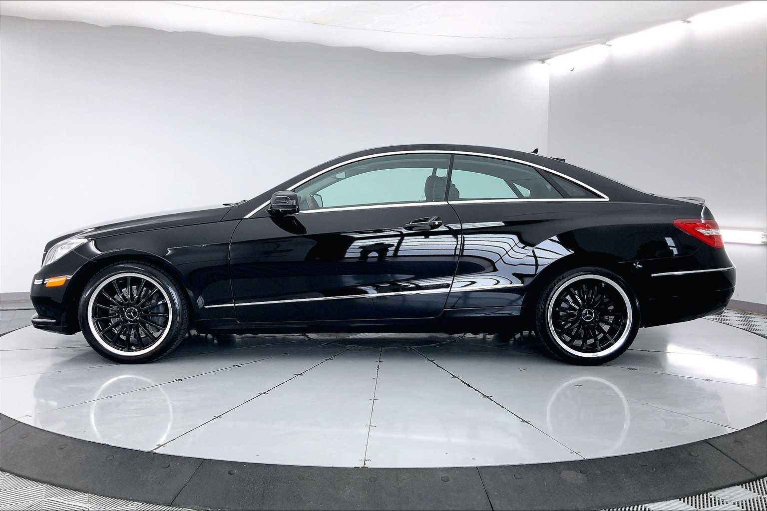 Thumbnail: 2013 Mercedes-Benz E-Class - 3