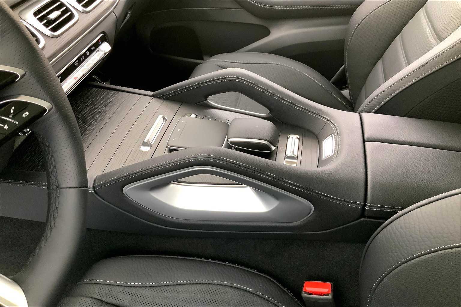 Thumbnail: 2026 Mercedes-Benz GLS - 17