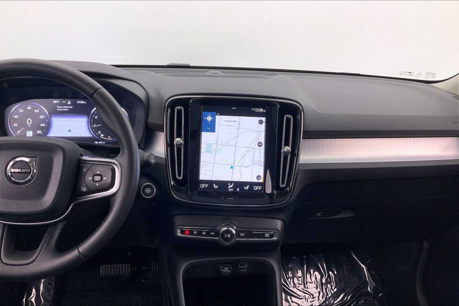 Thumbnail: 2020 Volvo XC40 - 16