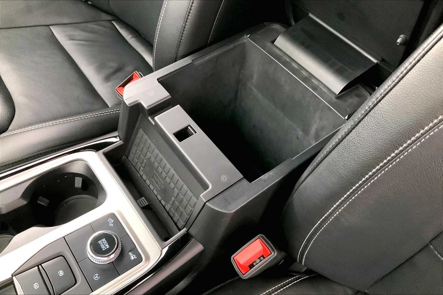 Thumbnail: 2023 Ford Explorer - 28