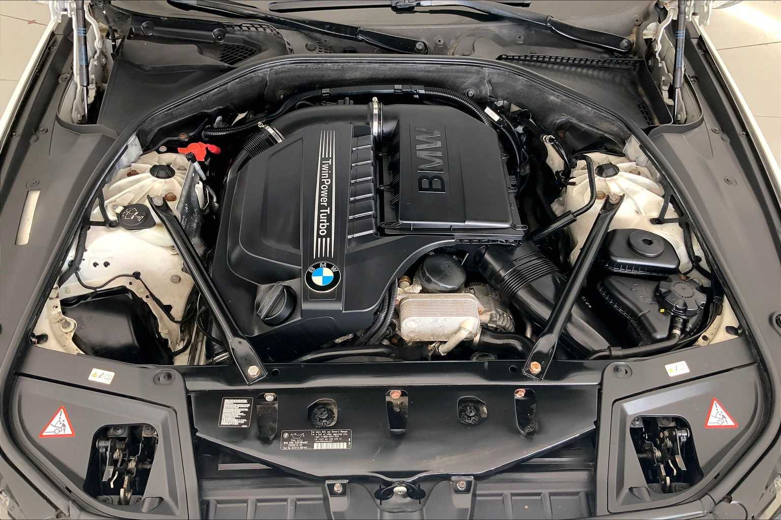 2014 BMW 5 Series 535i xDrive 9