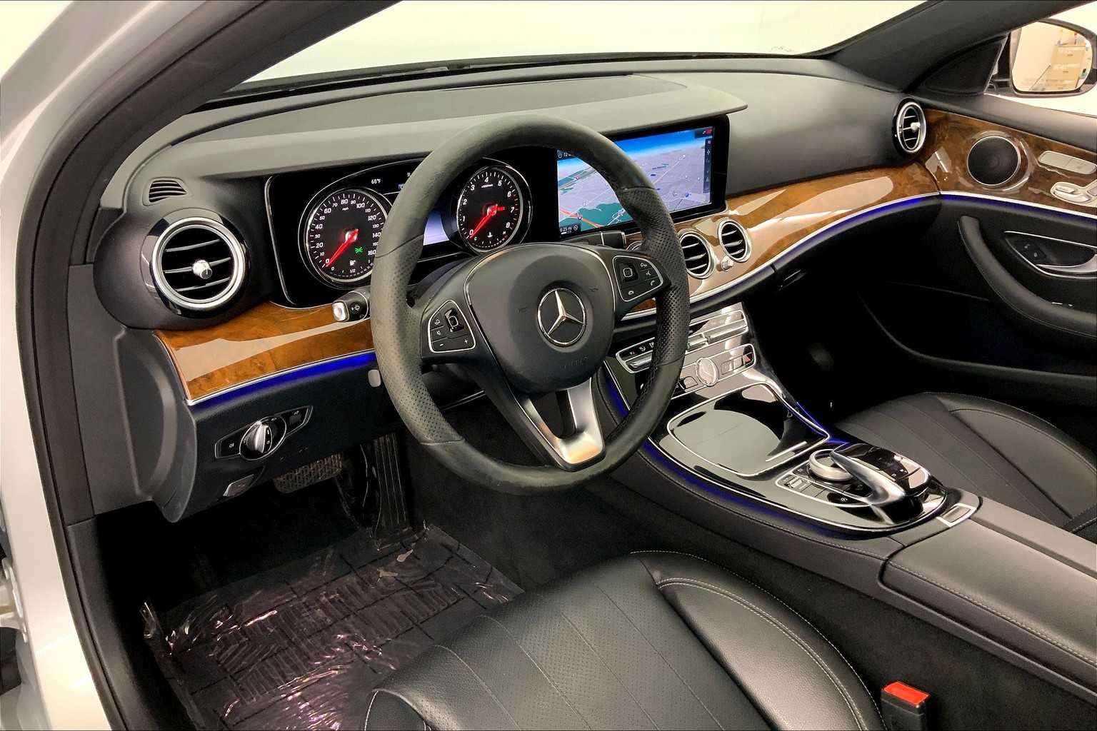 Thumbnail: 2017 Mercedes-Benz E-Class - 2