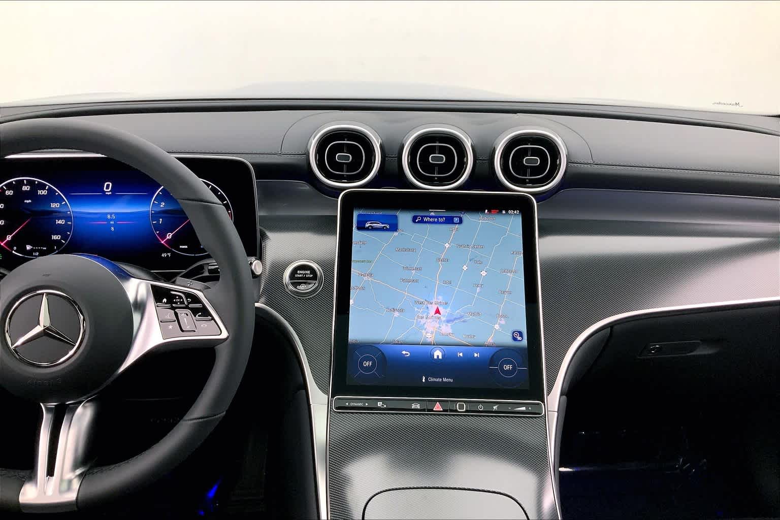 Thumbnail: 2025 Mercedes-Benz GLC - 16